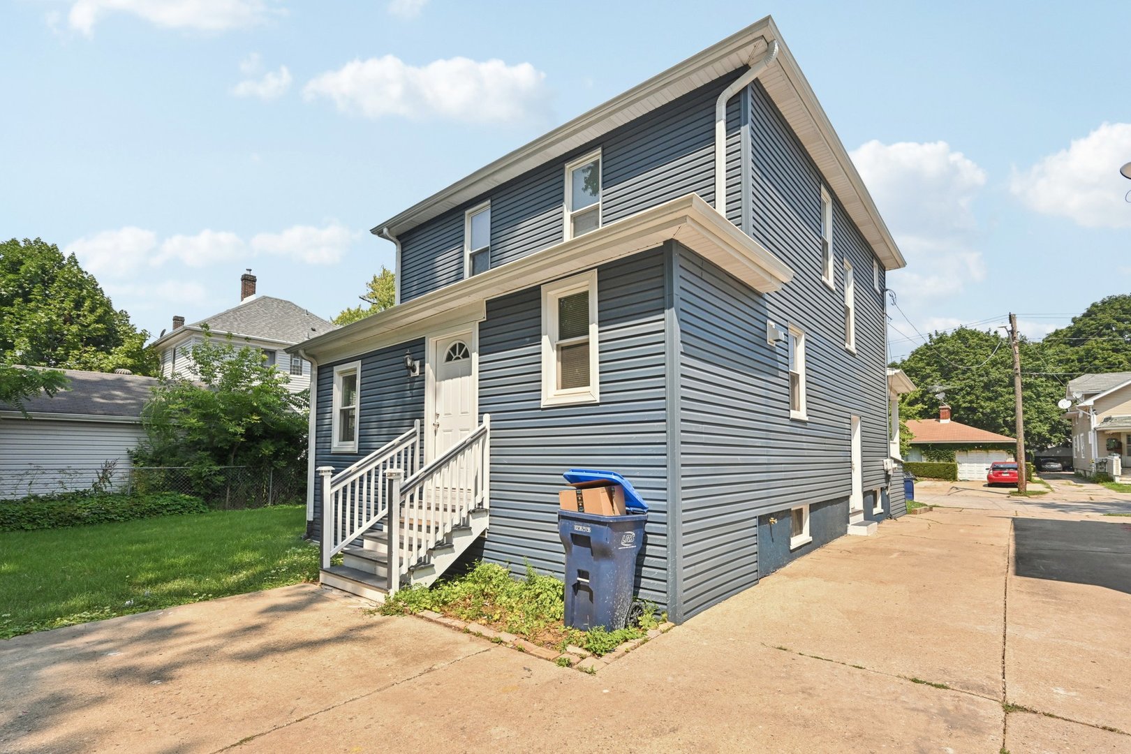 325 4th Street, Waukegan, IL 60085