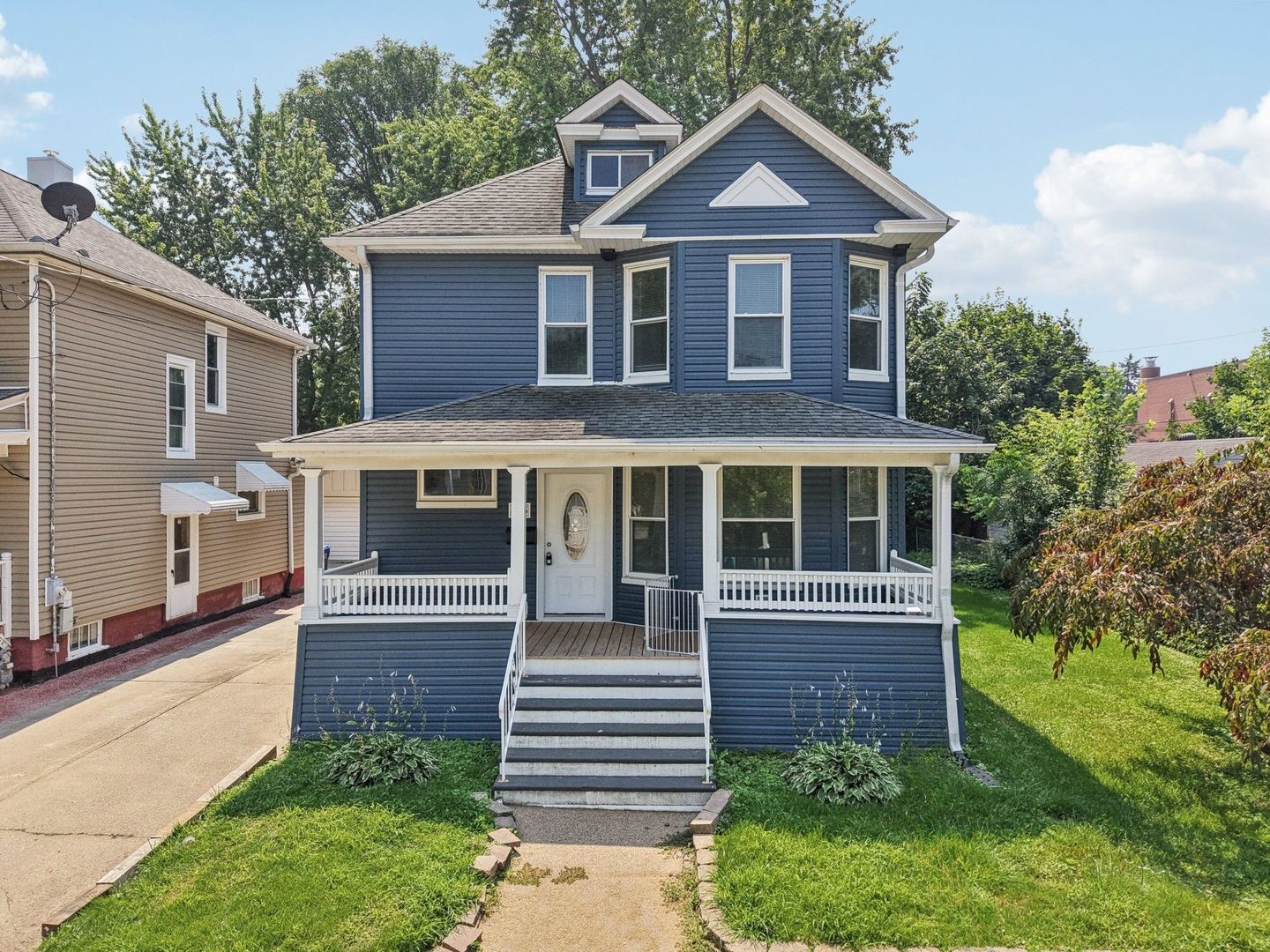 325 4th Street, Waukegan, IL 60085