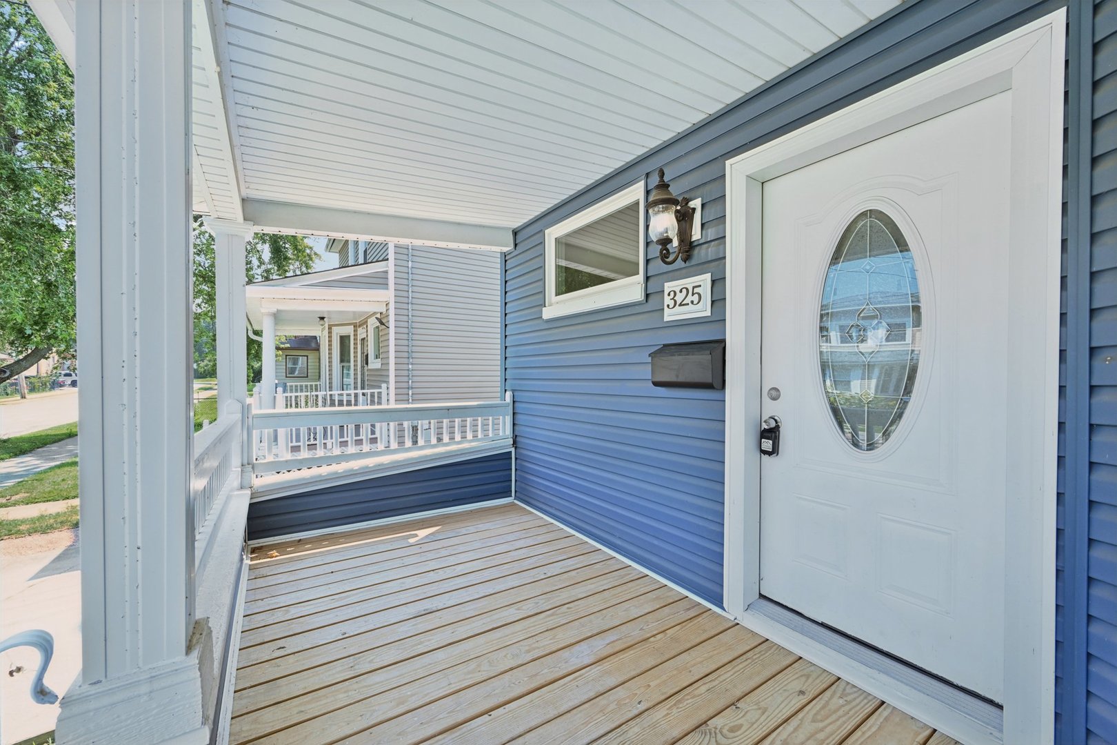 325 4th Street, Waukegan, IL 60085