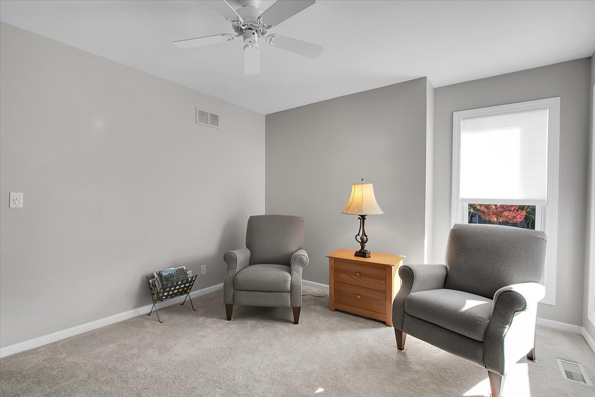 959 N Brainard Street, Naperville, IL 60563
