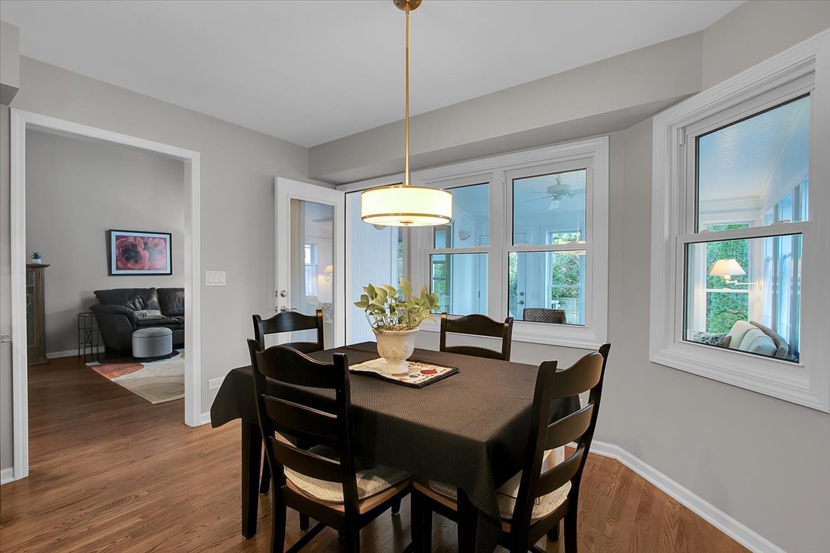 959 N Brainard Street, Naperville, IL 60563