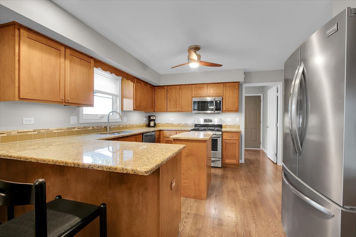 959 N Brainard Street, Naperville, IL 60563