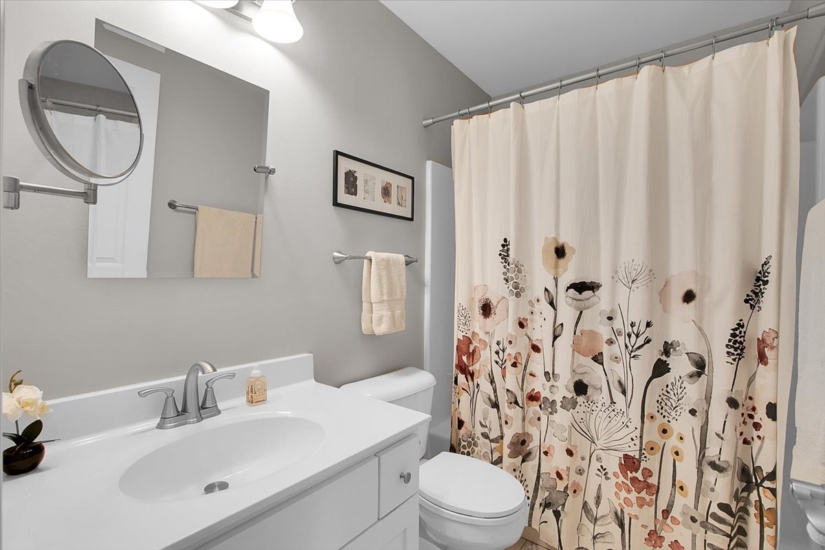 959 N Brainard Street, Naperville, IL 60563