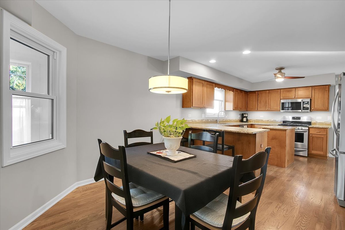 959 N Brainard Street, Naperville, IL 60563