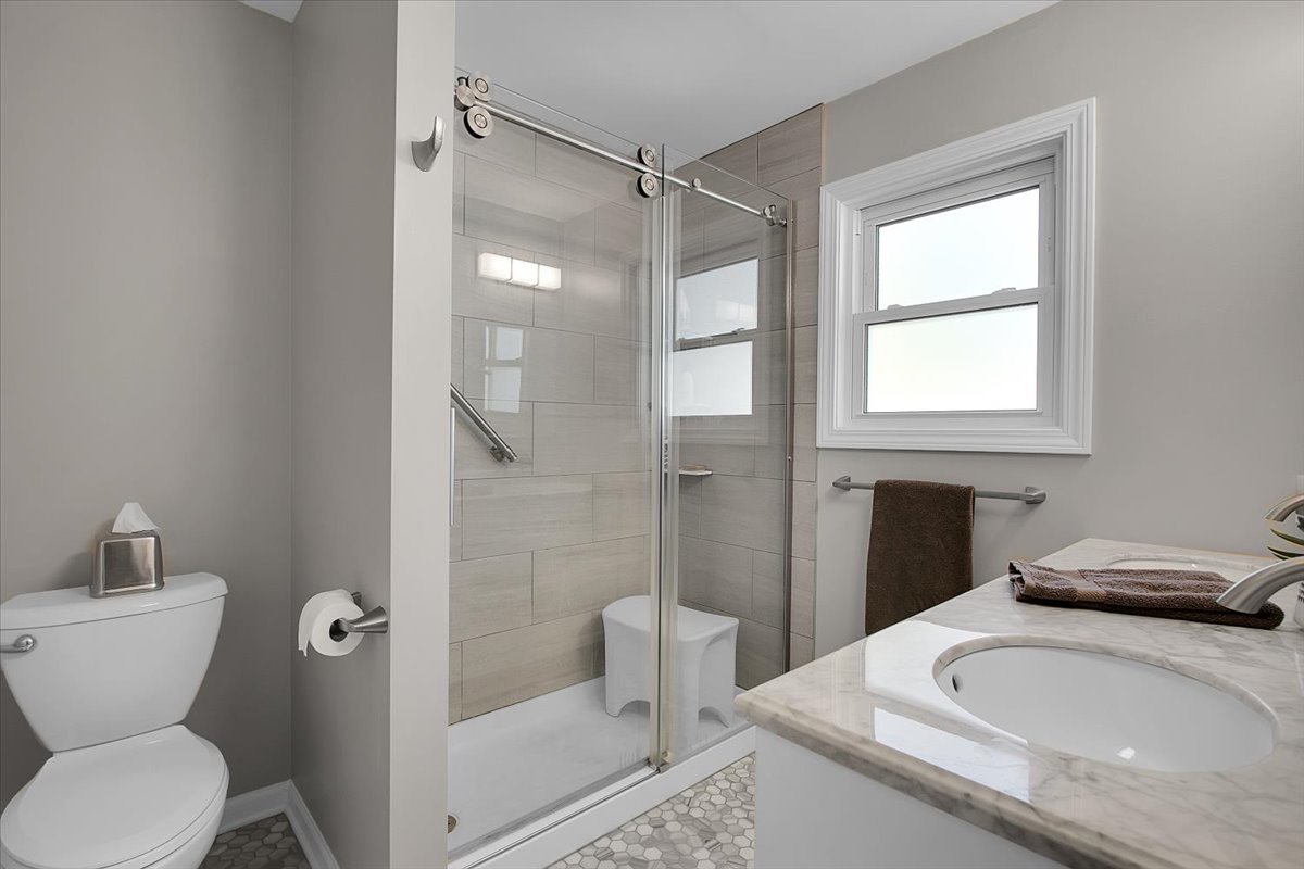 959 N Brainard Street, Naperville, IL 60563