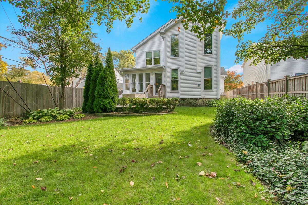959 N Brainard Street, Naperville, IL 60563
