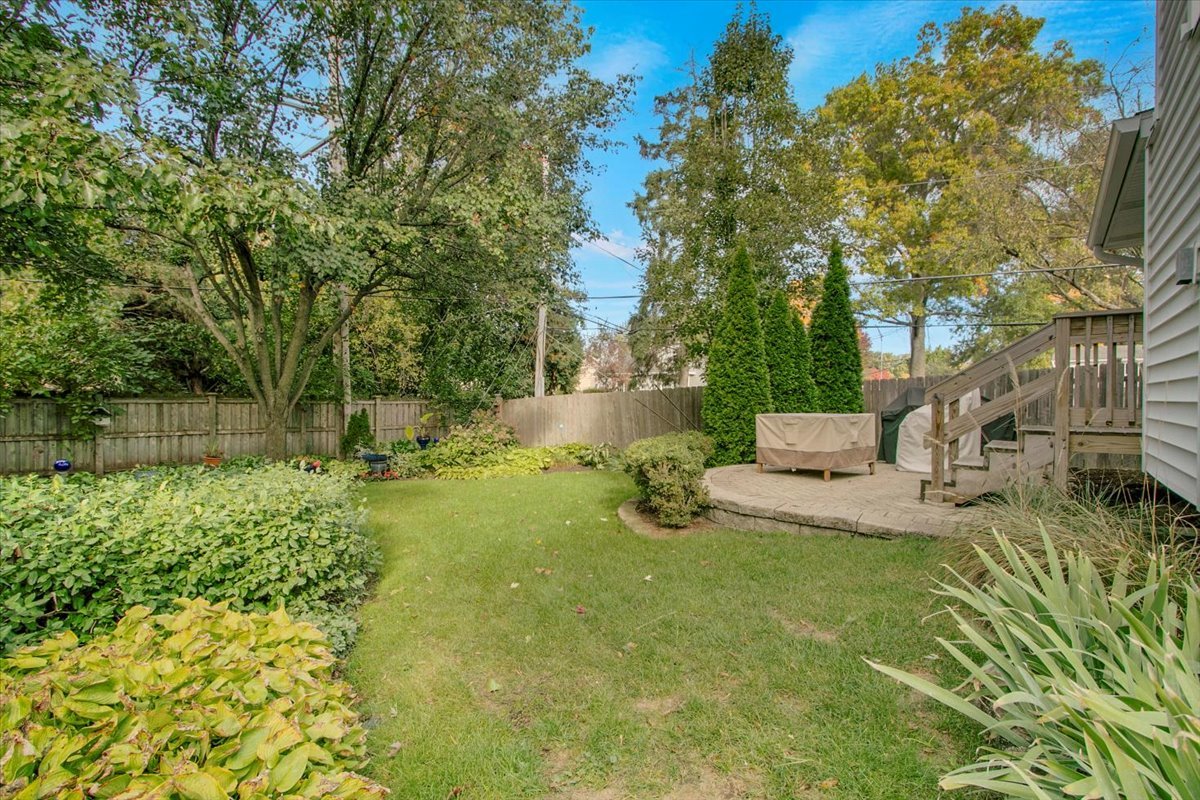 959 N Brainard Street, Naperville, IL 60563