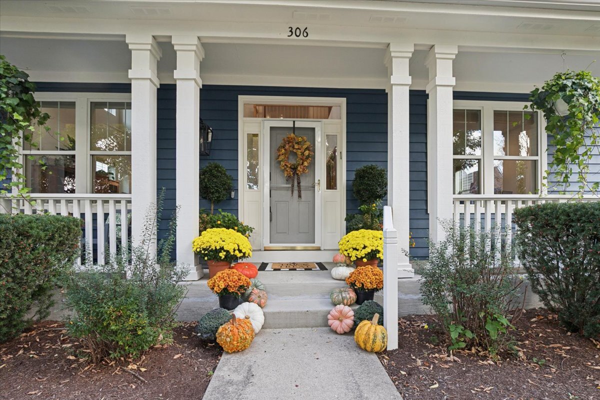 306 Lasalle Street, Vernon Hills, IL 60061