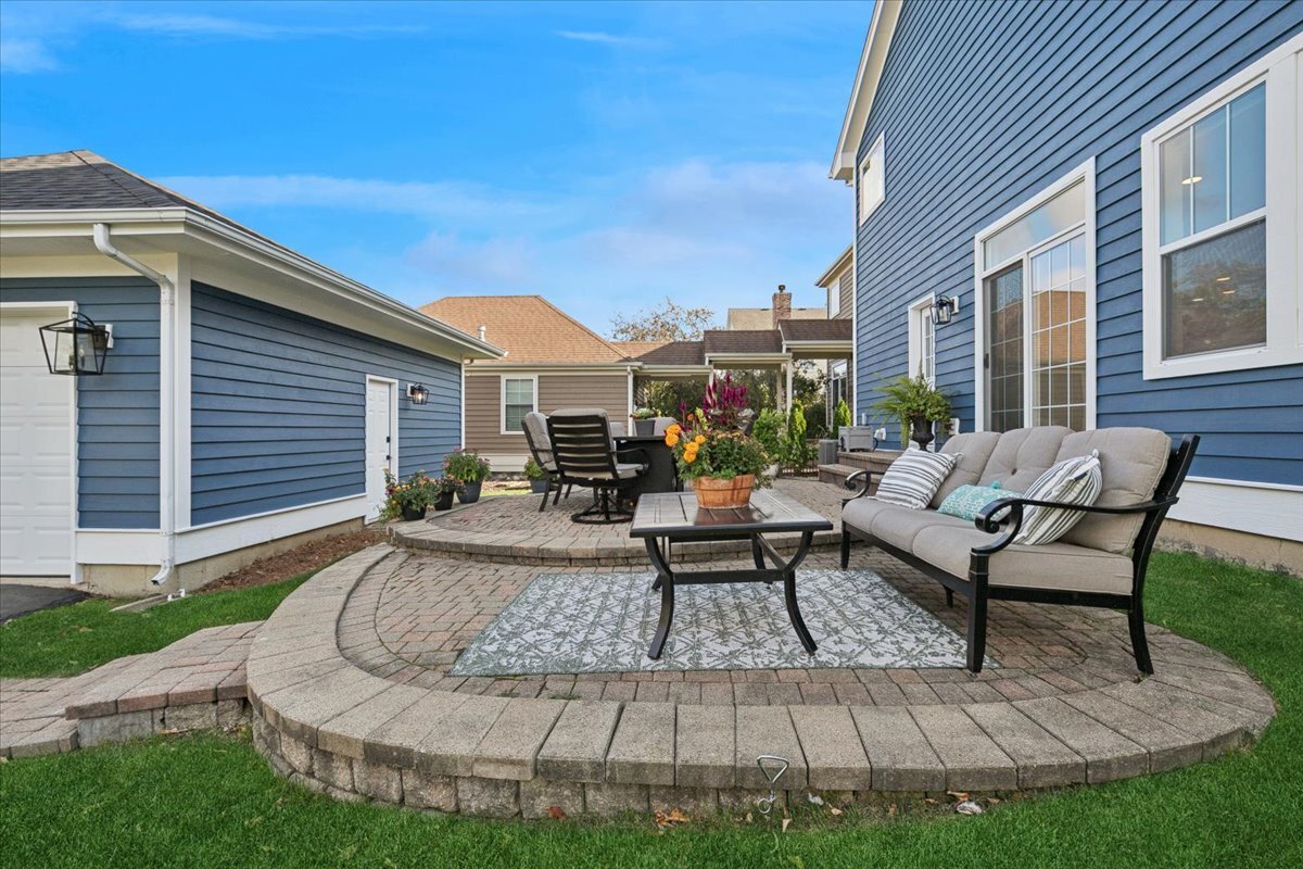 306 Lasalle Street, Vernon Hills, IL 60061