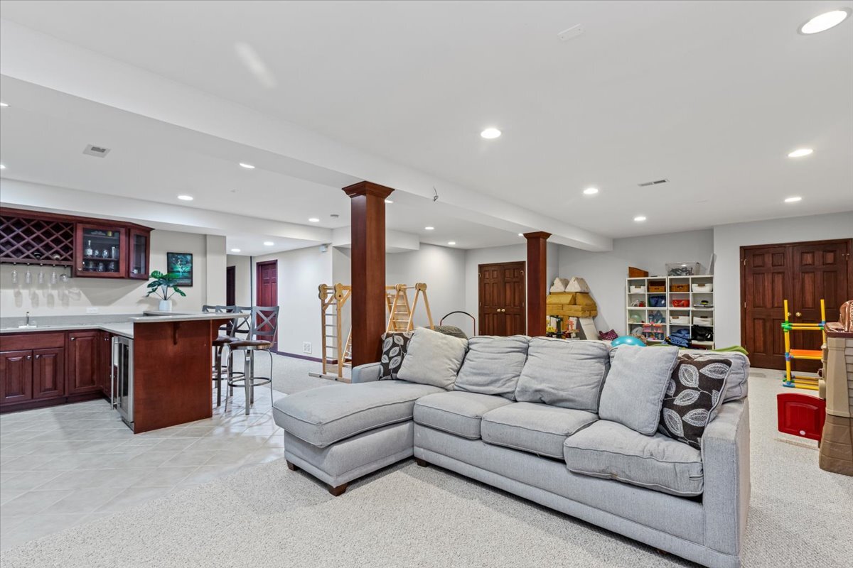 306 Lasalle Street, Vernon Hills, IL 60061