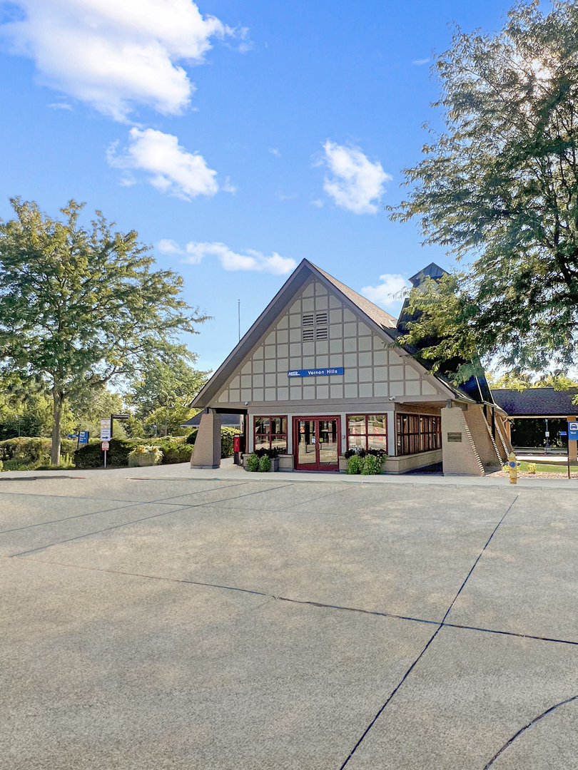 306 Lasalle Street, Vernon Hills, IL 60061