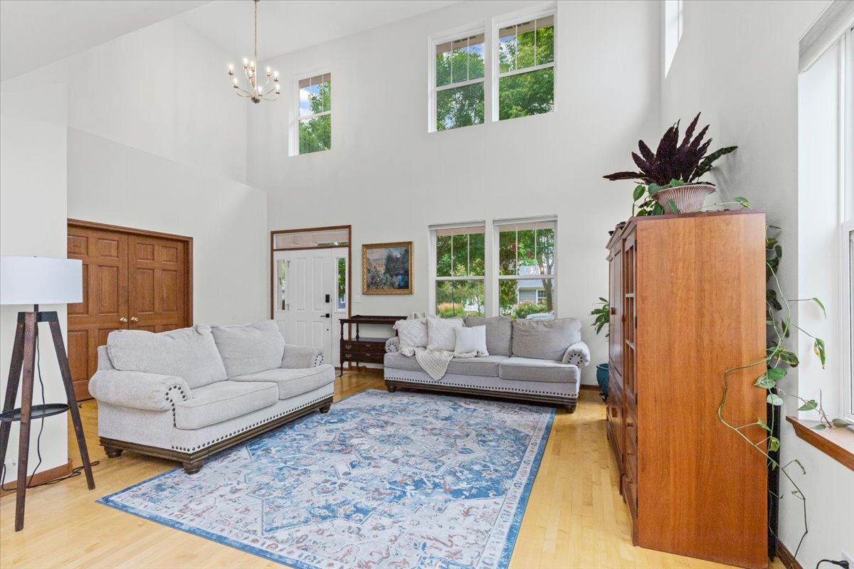 306 Lasalle Street, Vernon Hills, IL 60061