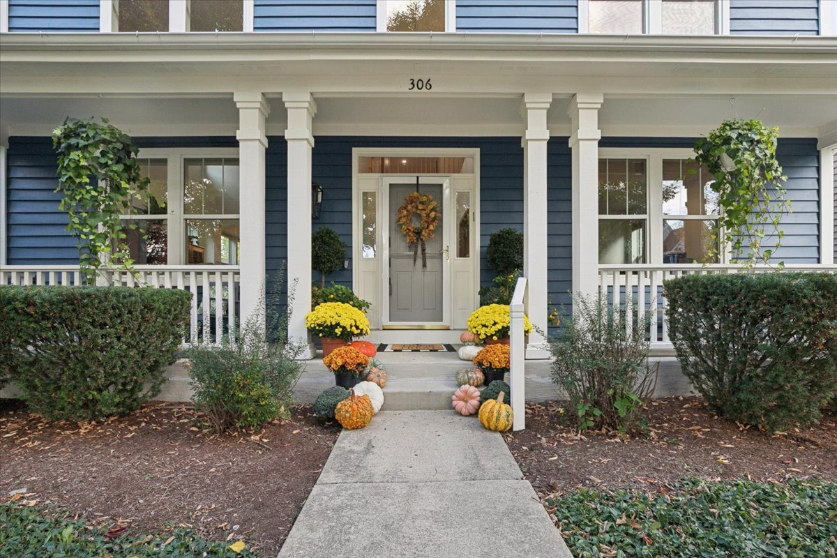 306 Lasalle Street, Vernon Hills, IL 60061