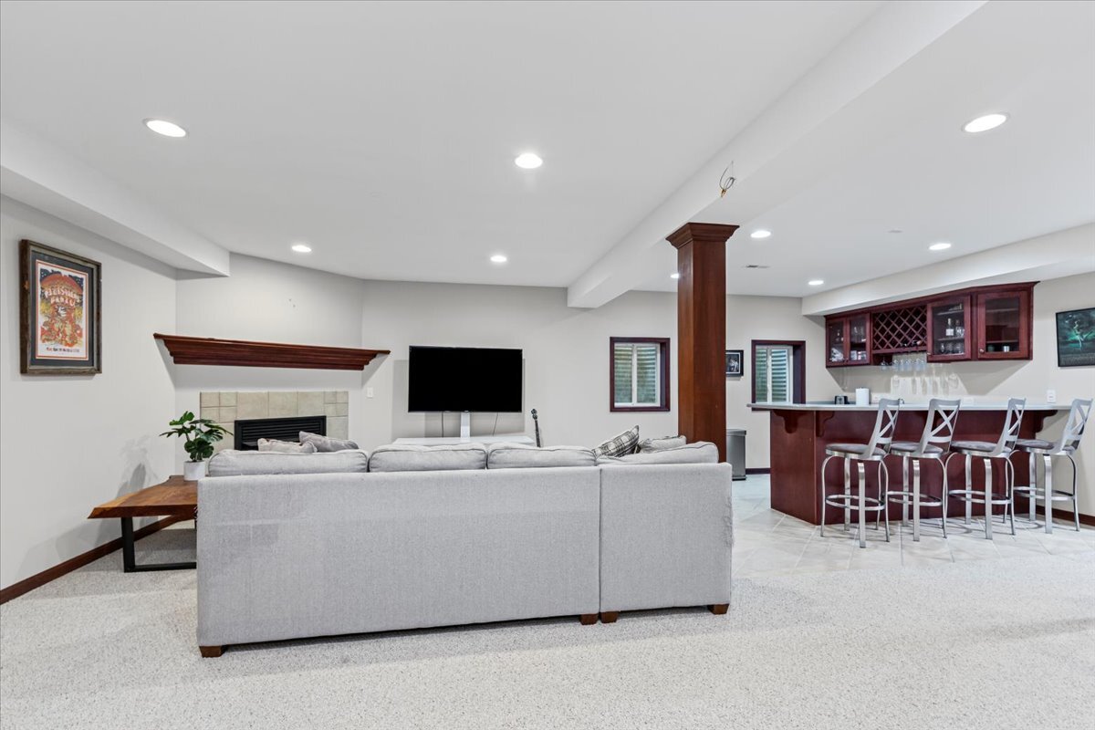 306 Lasalle Street, Vernon Hills, IL 60061