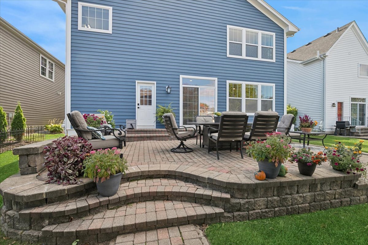 306 Lasalle Street, Vernon Hills, IL 60061