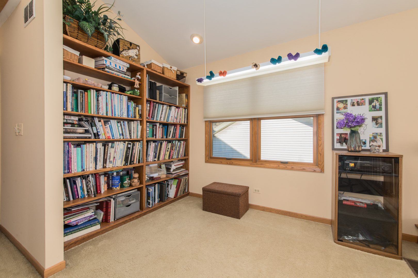 1956 N Lake Arlington Drive, Arlington Heights, IL 60004