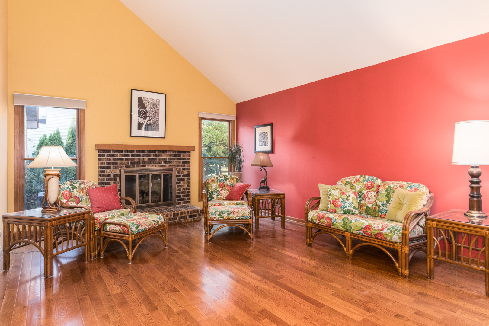 1956 N Lake Arlington Drive, Arlington Heights, IL 60004