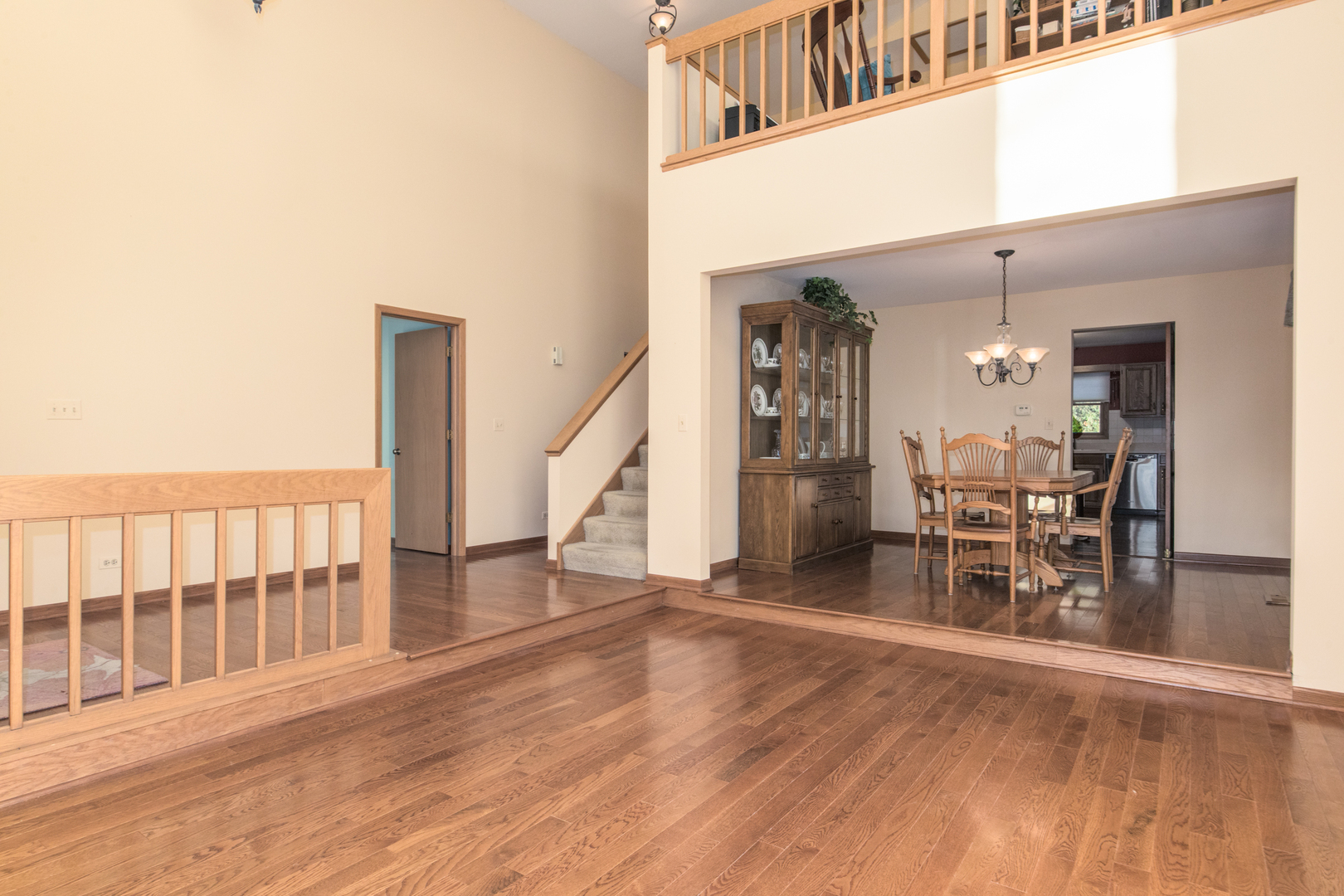 1956 N Lake Arlington Drive, Arlington Heights, IL 60004