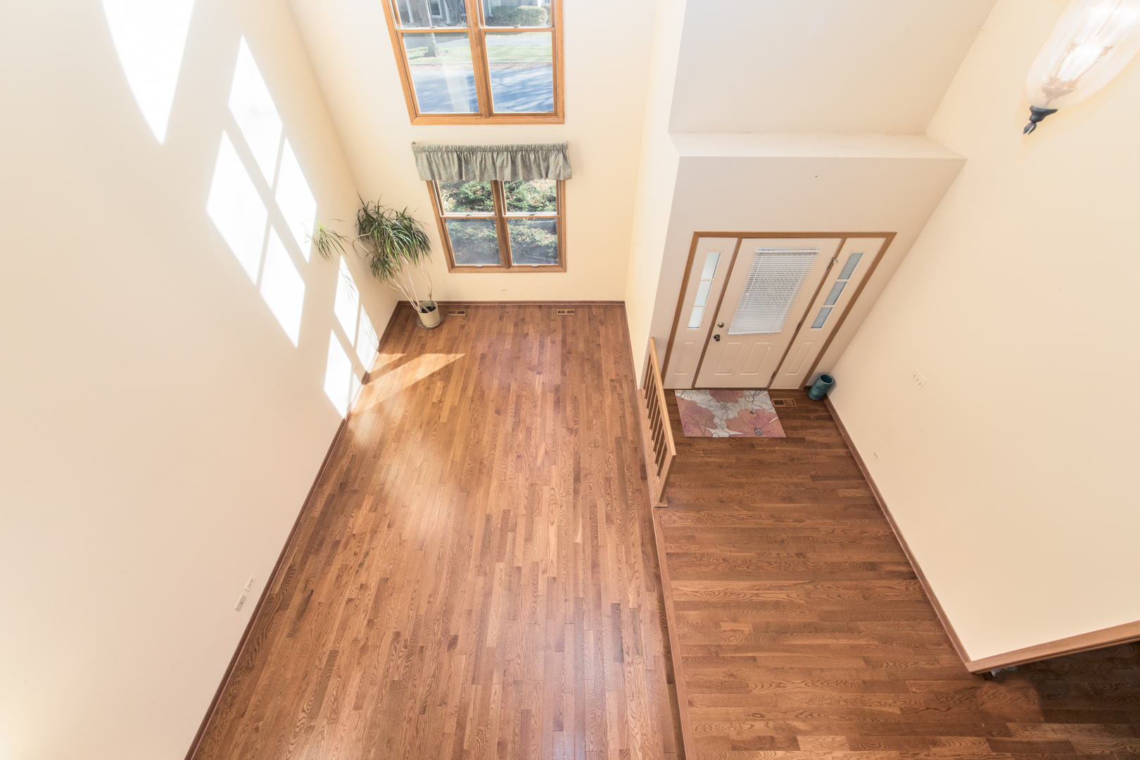 1956 N Lake Arlington Drive, Arlington Heights, IL 60004