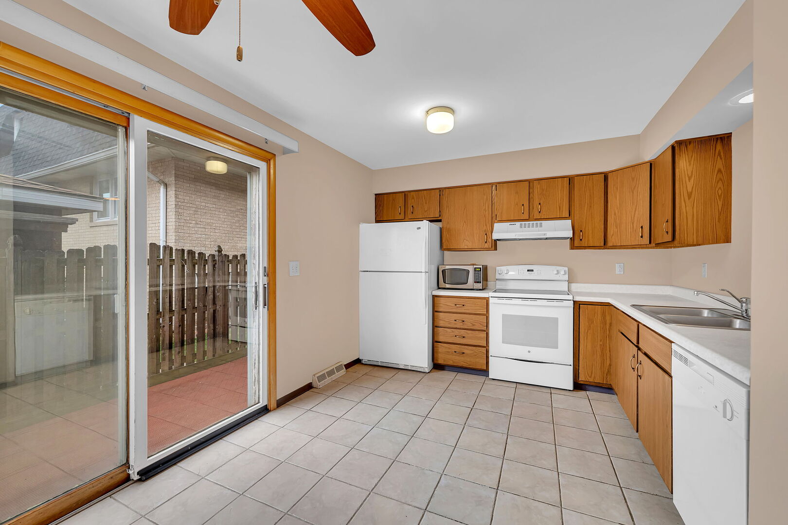 613 E 3rd Street #4, Lockport, IL 60441