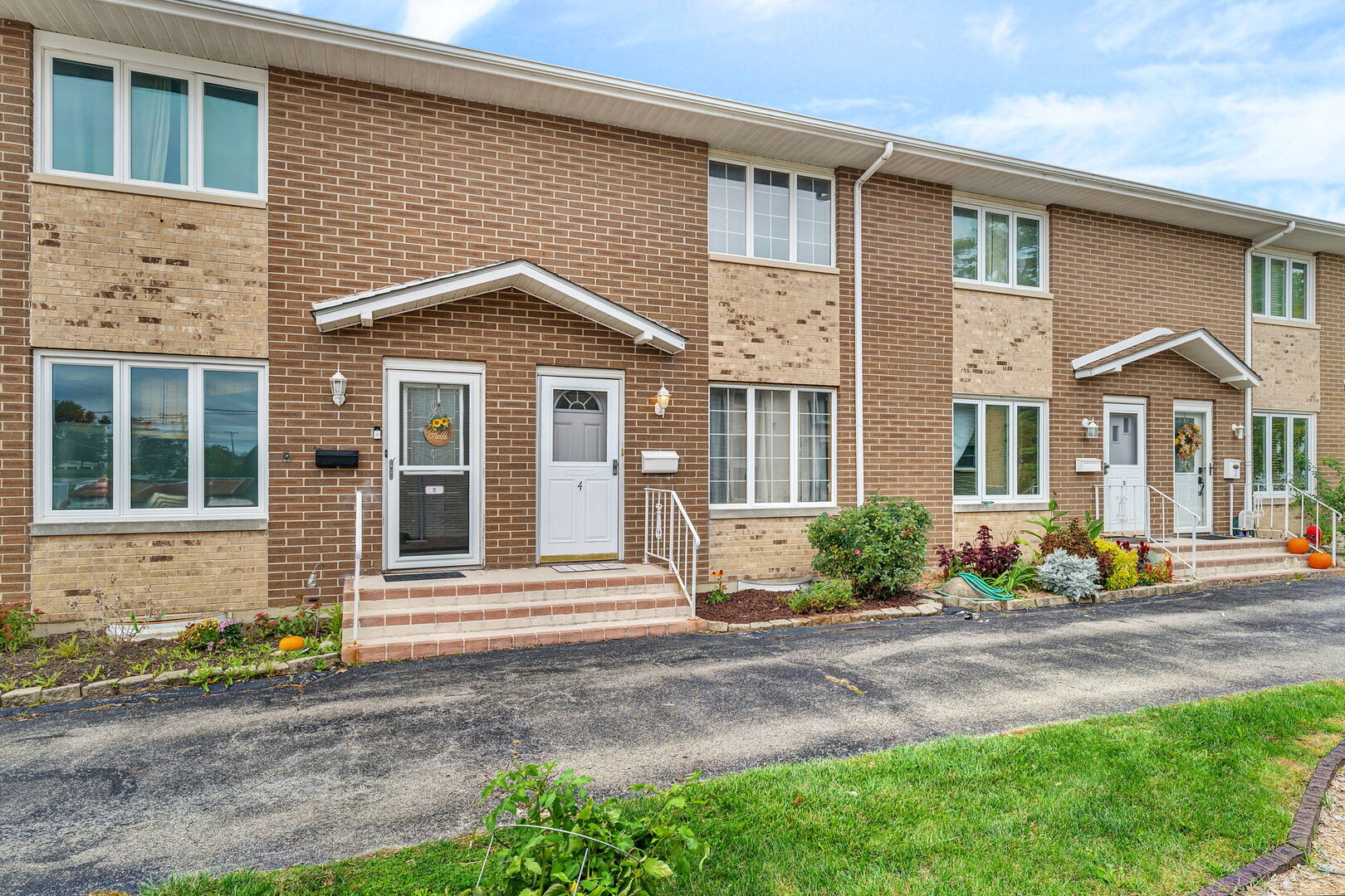 613 E 3rd Street #4, Lockport, IL 60441