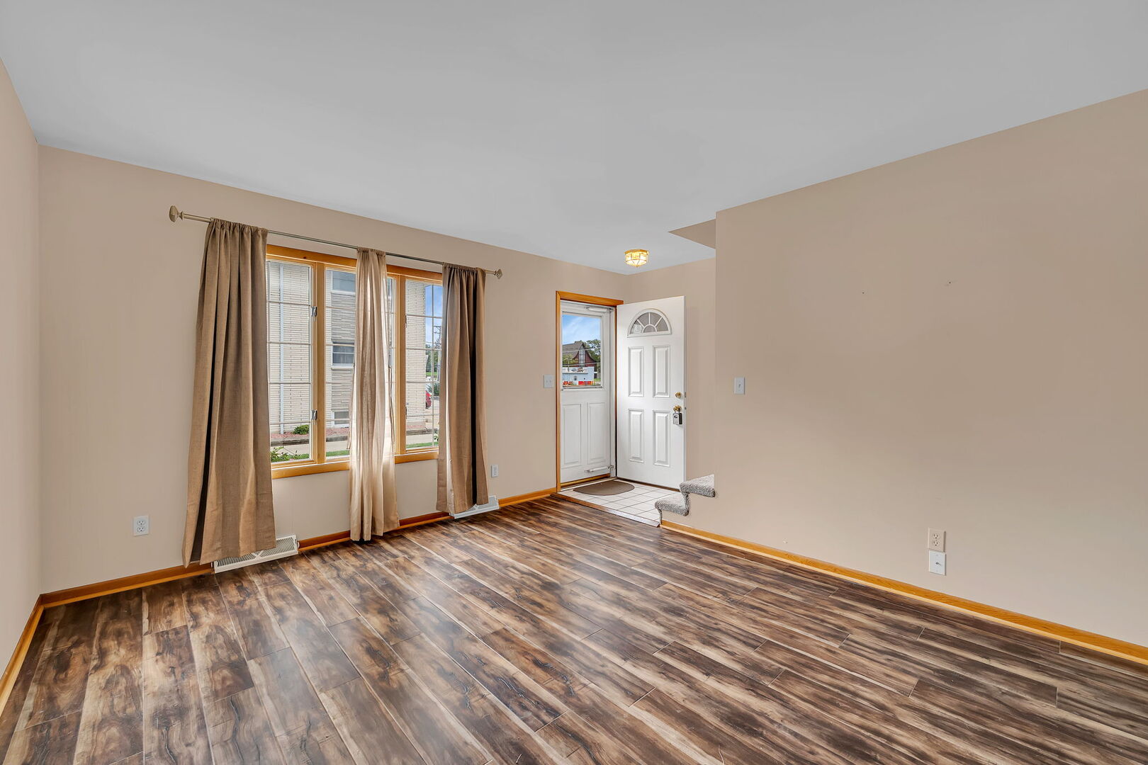 613 E 3rd Street #4, Lockport, IL 60441