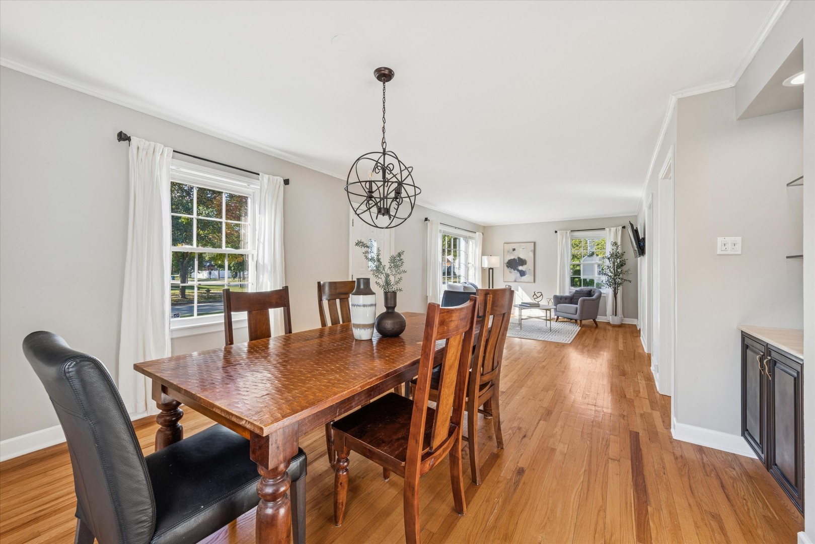 991 S Swain Avenue, Elmhurst, IL 60126