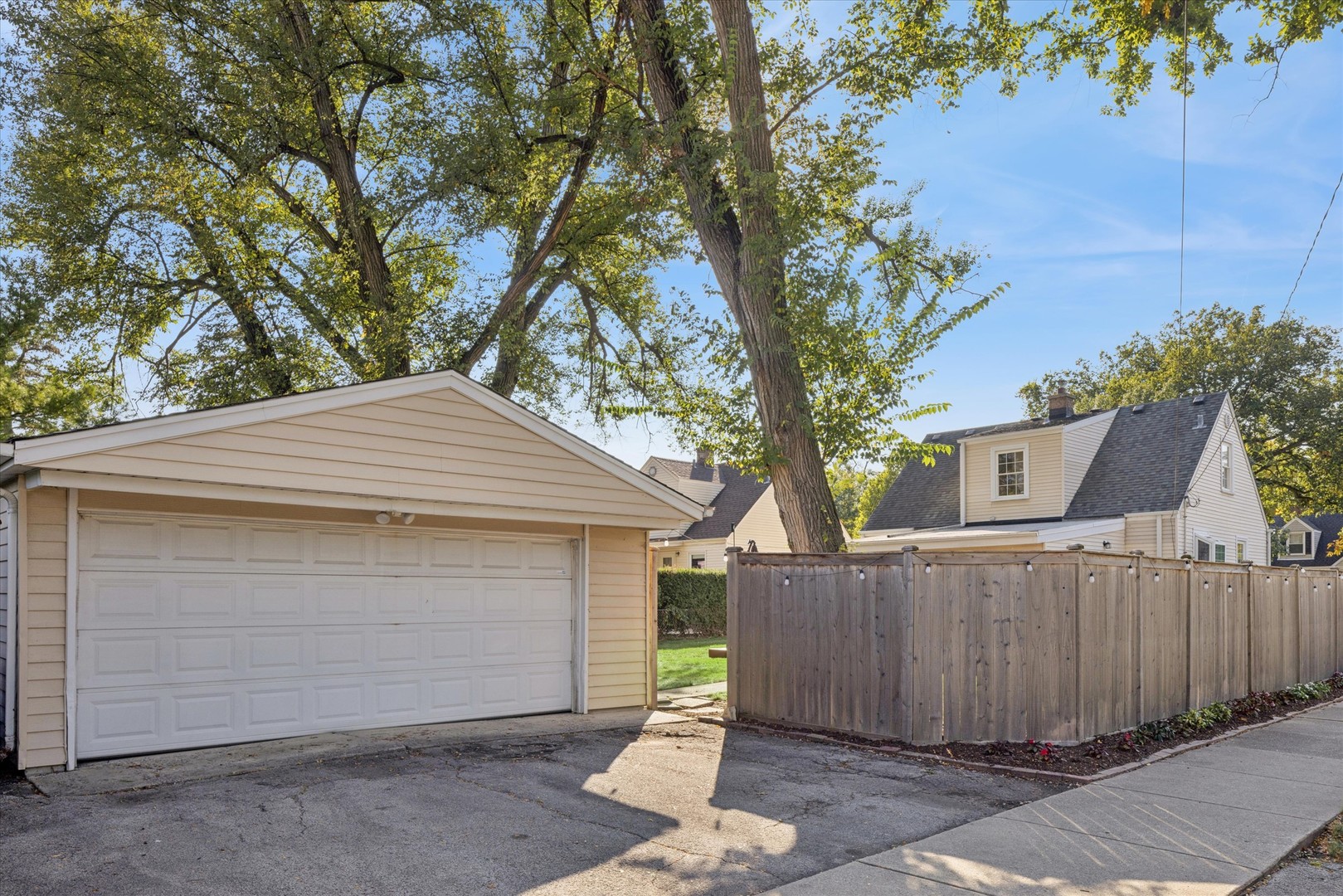 991 S Swain Avenue, Elmhurst, IL 60126