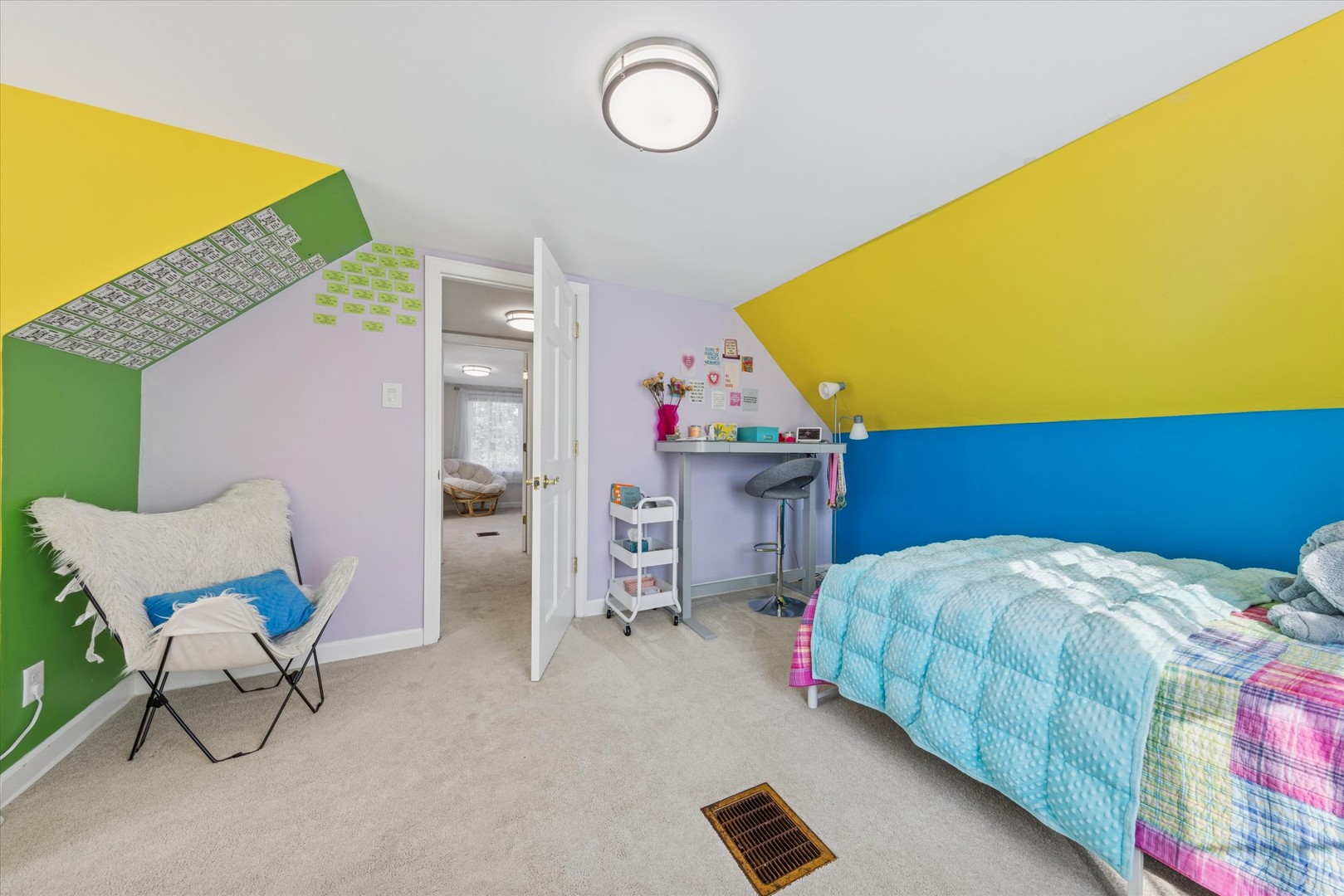 991 S Swain Avenue, Elmhurst, IL 60126