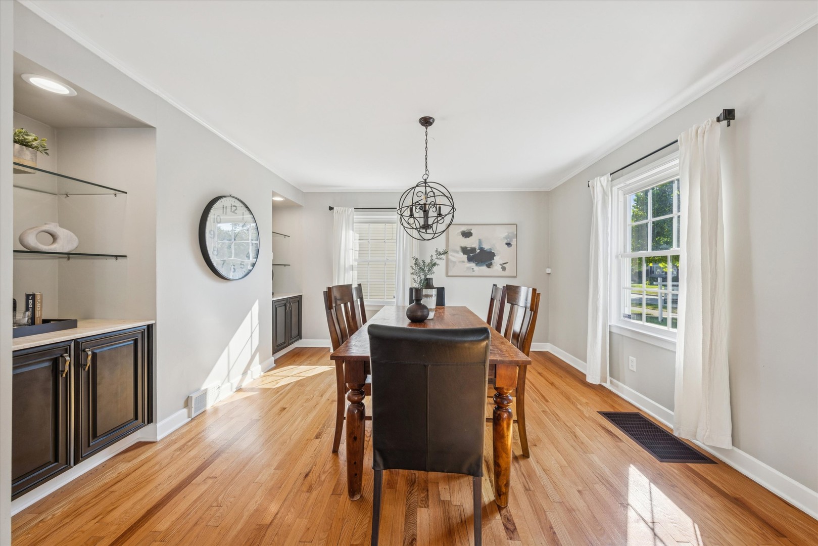 991 S Swain Avenue, Elmhurst, IL 60126