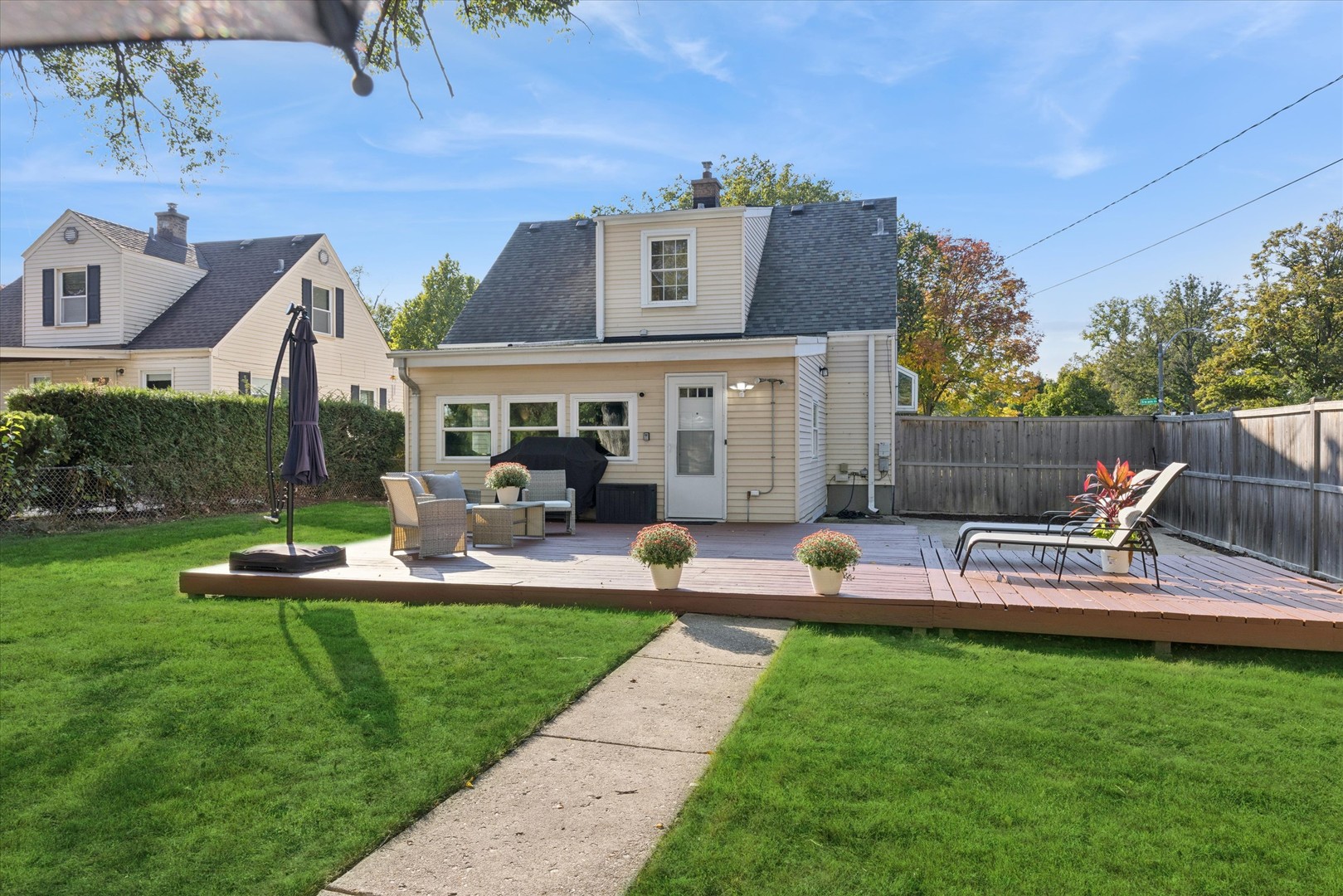 991 S Swain Avenue, Elmhurst, IL 60126