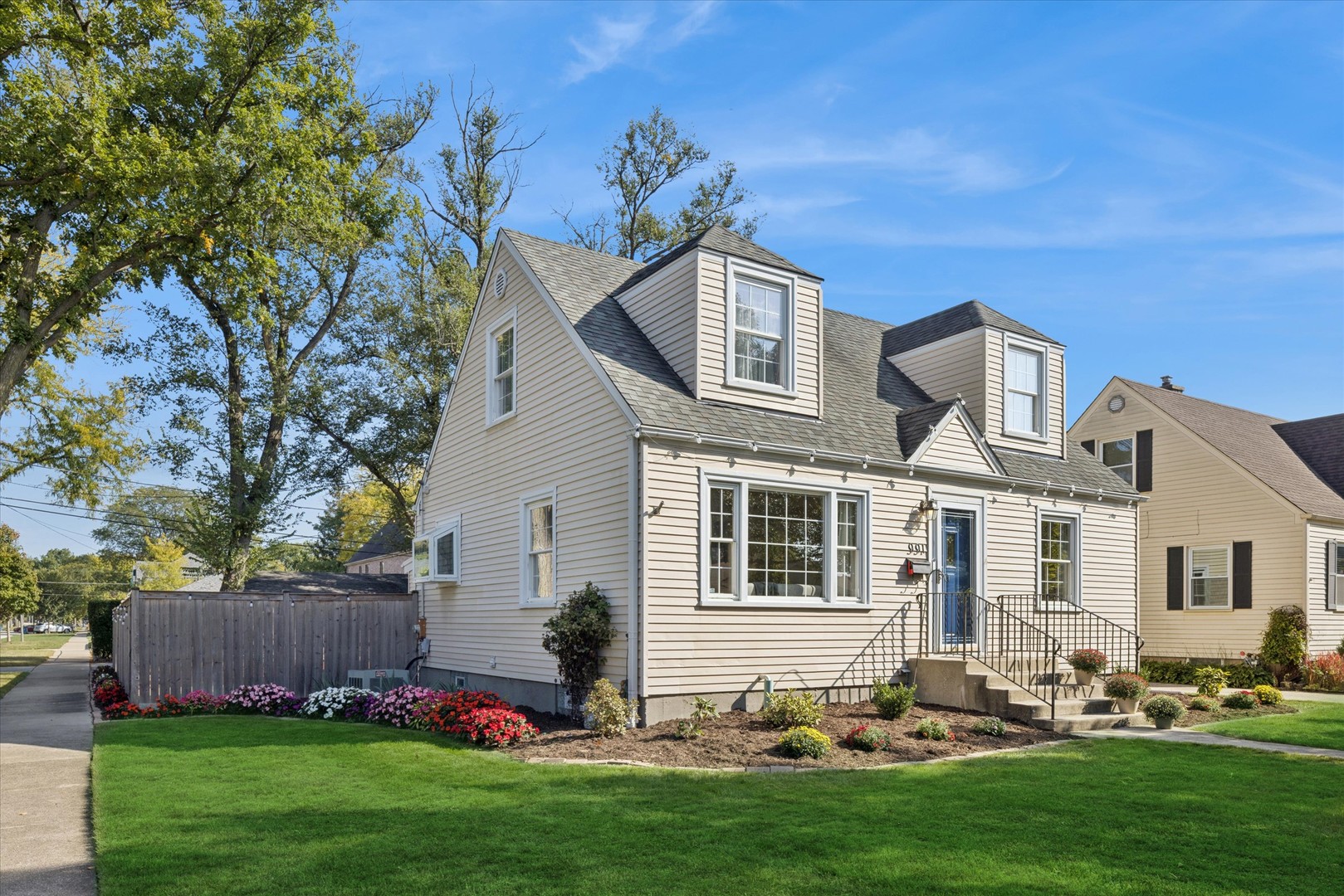 991 S Swain Avenue, Elmhurst, IL 60126
