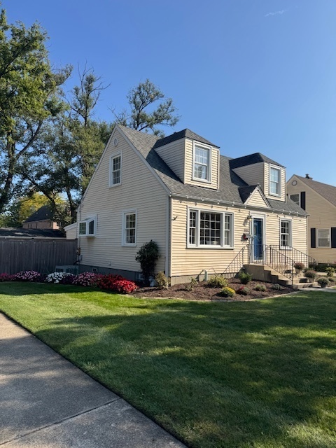991 S Swain Avenue, Elmhurst, IL 60126