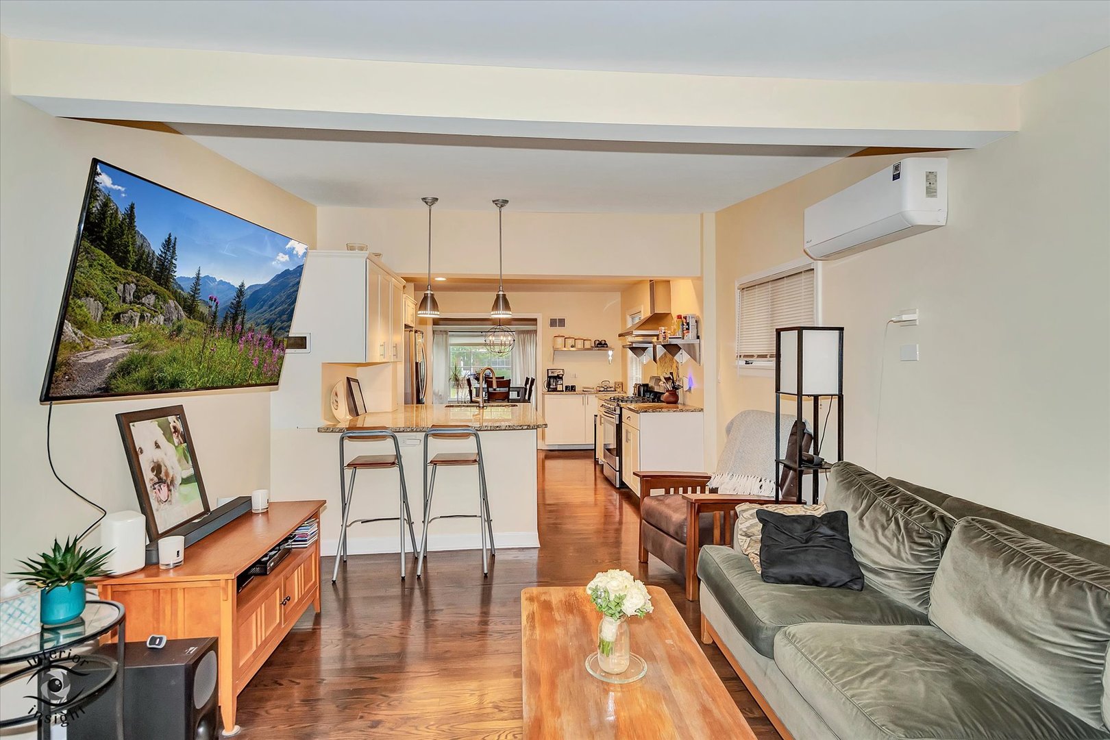 4050 Harvard Terrace, Skokie, IL 60076