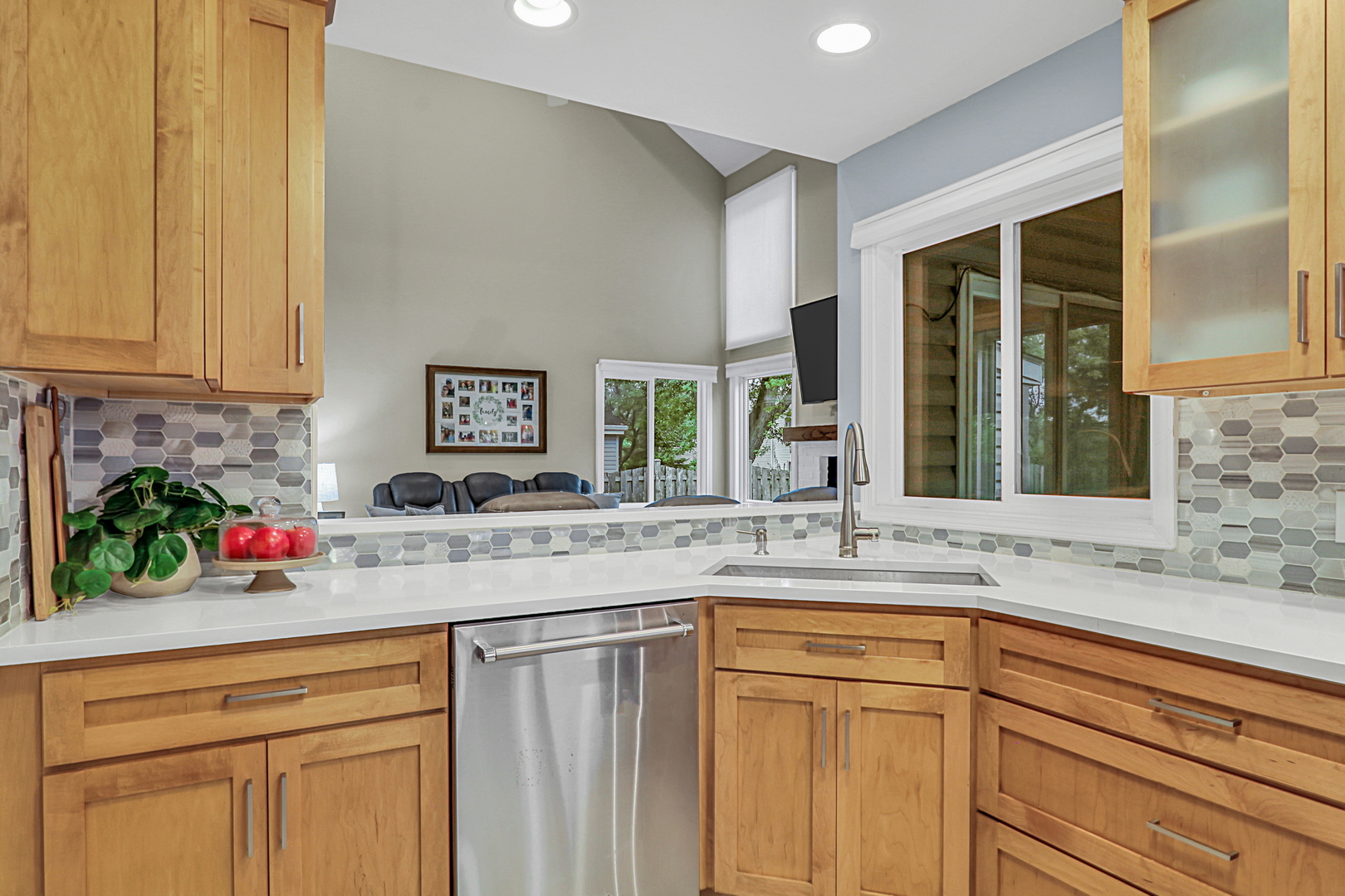 6183 OLD FARM Lane, Gurnee, IL 60031