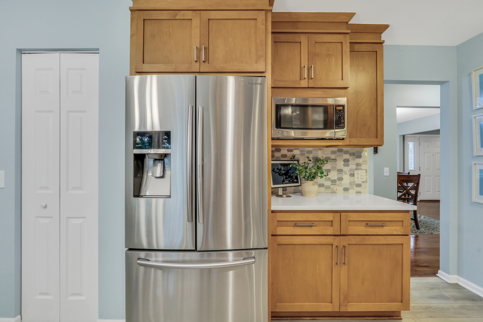 6183 OLD FARM Lane, Gurnee, IL 60031