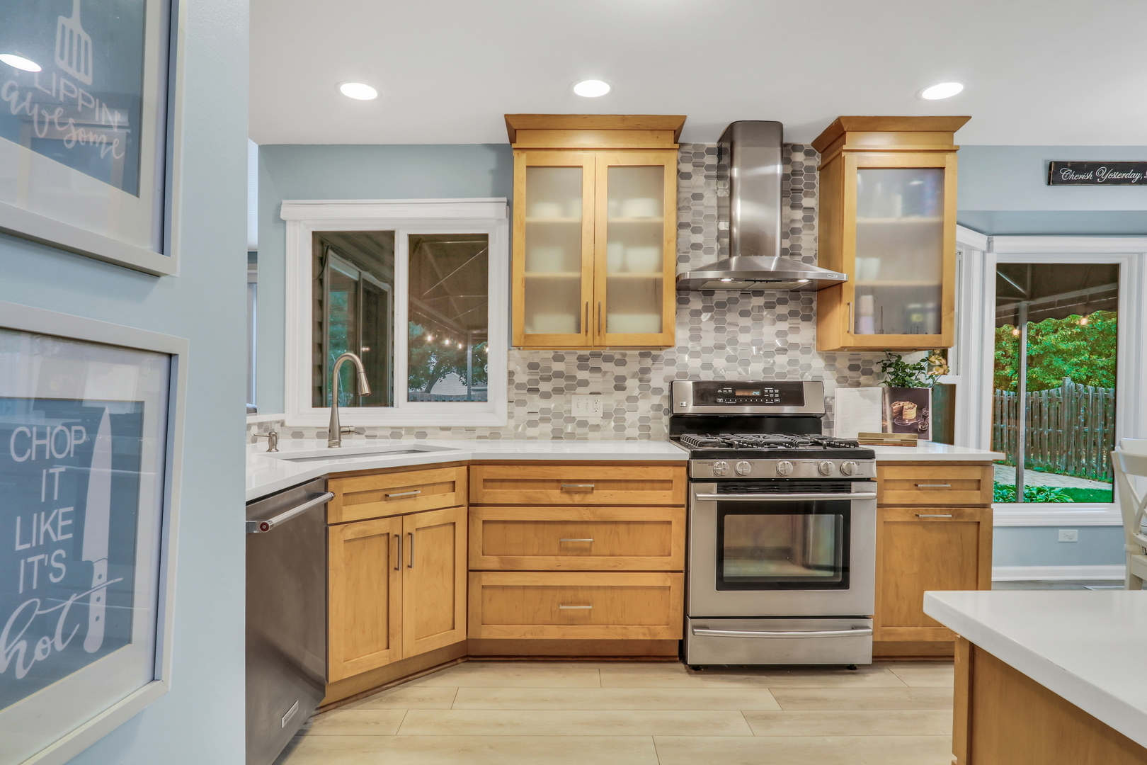 6183 OLD FARM Lane, Gurnee, IL 60031