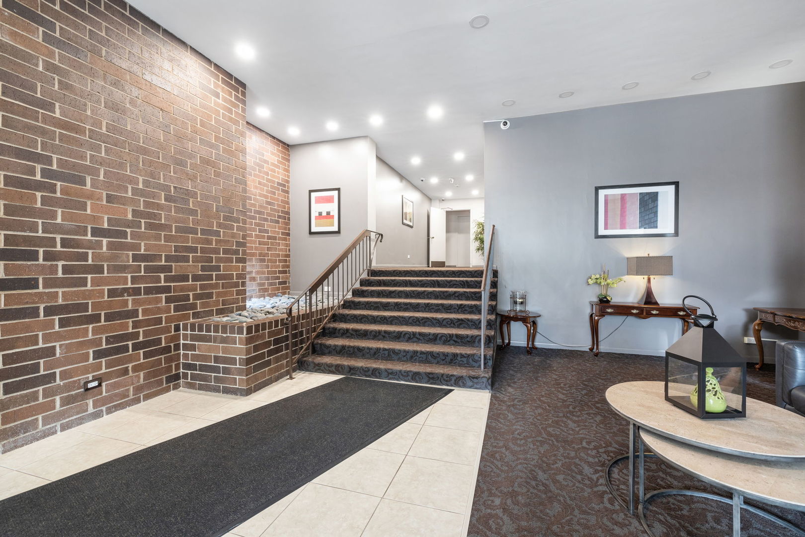 2201 S Grace Street #305, Lombard, IL 60148