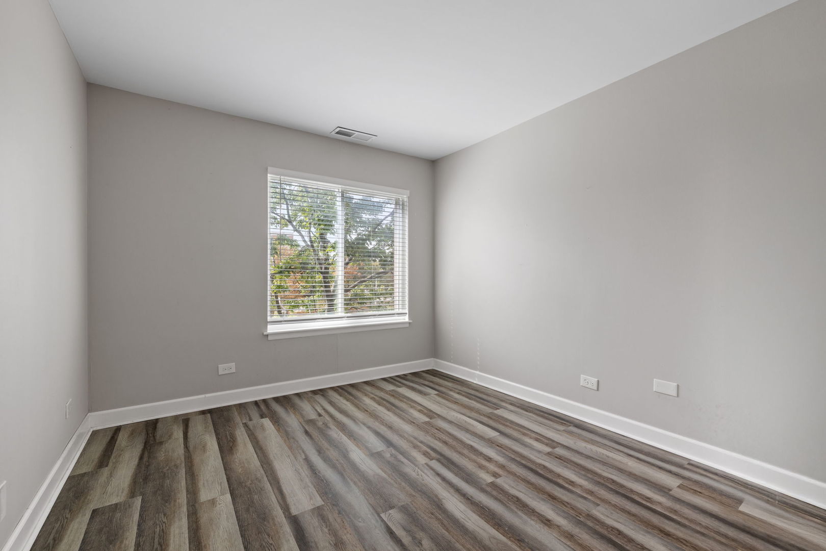 2201 S Grace Street #305, Lombard, IL 60148