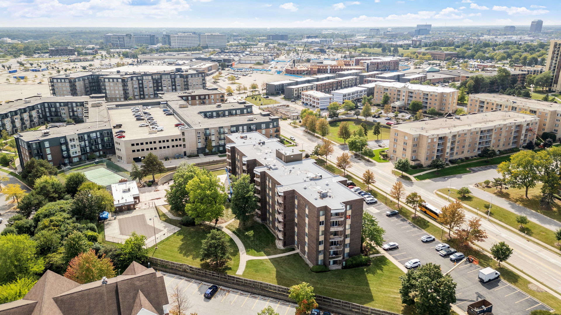 2201 S Grace Street #305, Lombard, IL 60148