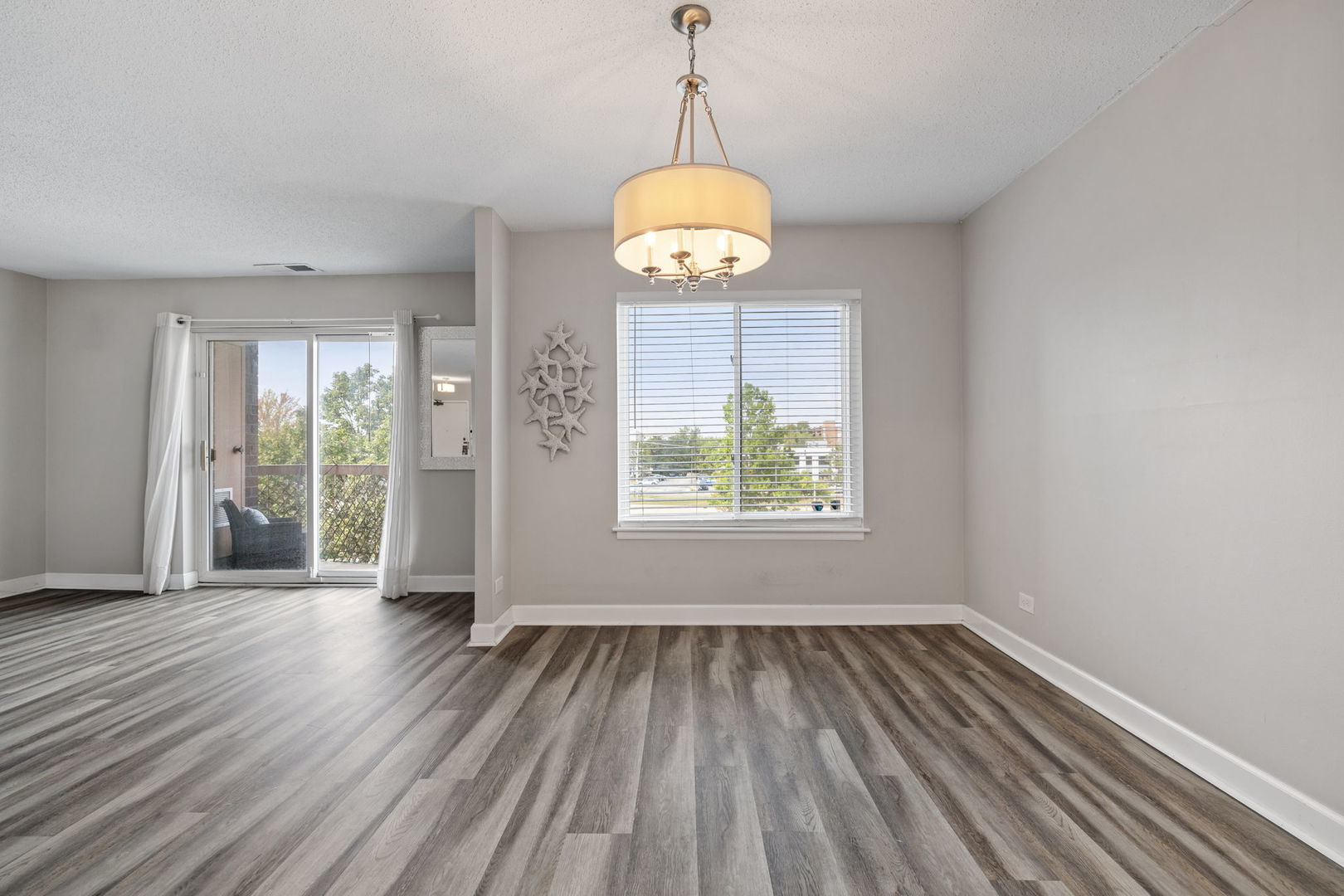 2201 S Grace Street #305, Lombard, IL 60148