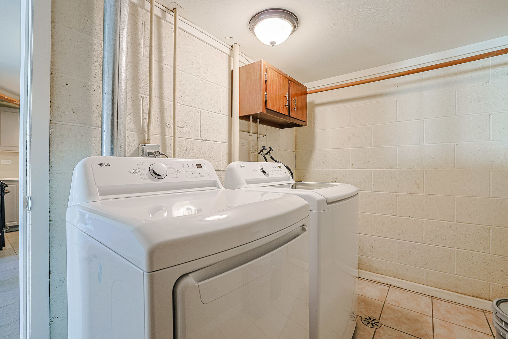 1128 Quanset Court #1128, Schaumburg, IL 60194