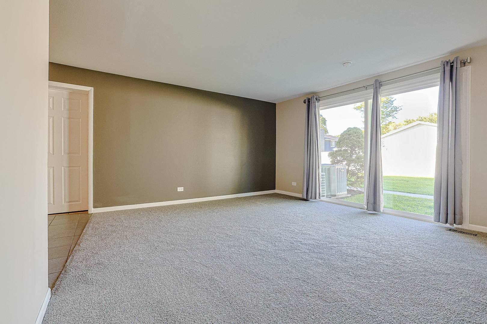 1128 Quanset Court #1128, Schaumburg, IL 60194