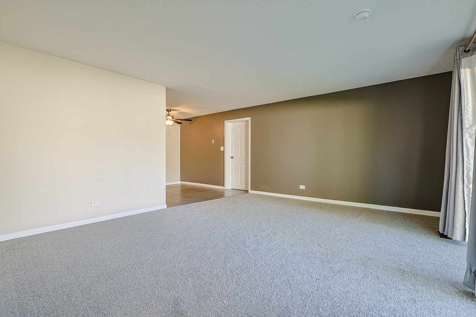 1128 Quanset Court #1128, Schaumburg, IL 60194