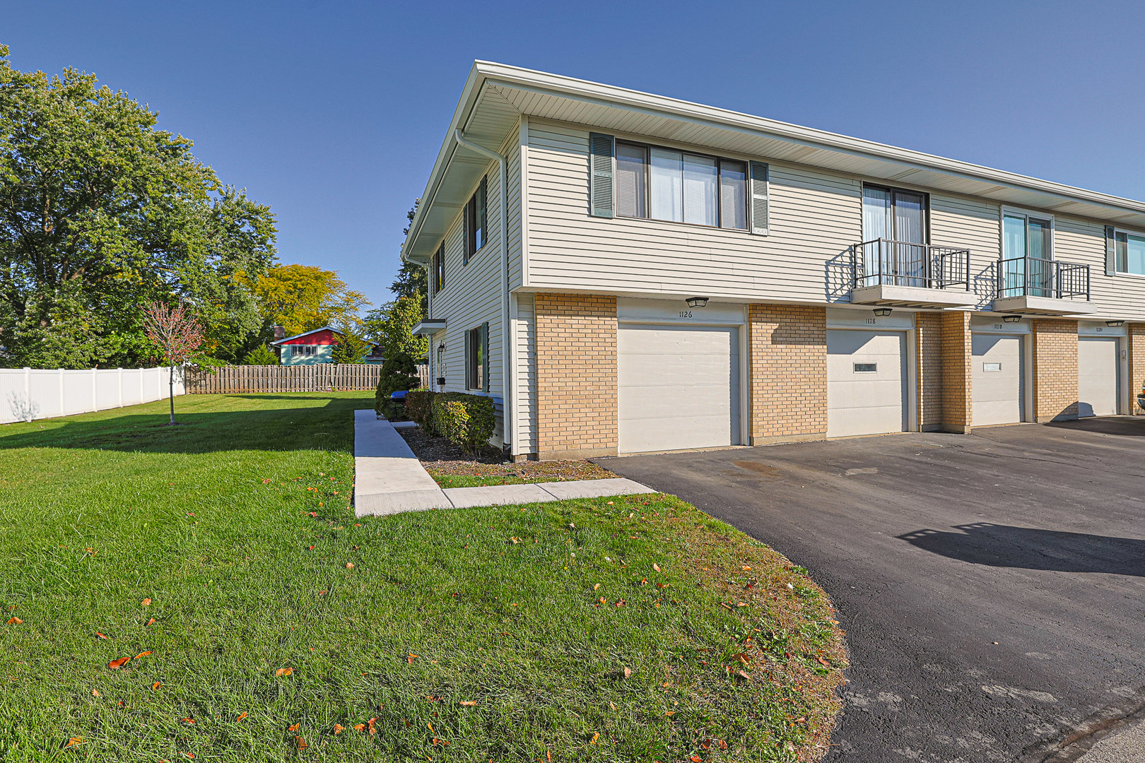 1128 Quanset Court #1128, Schaumburg, IL 60194