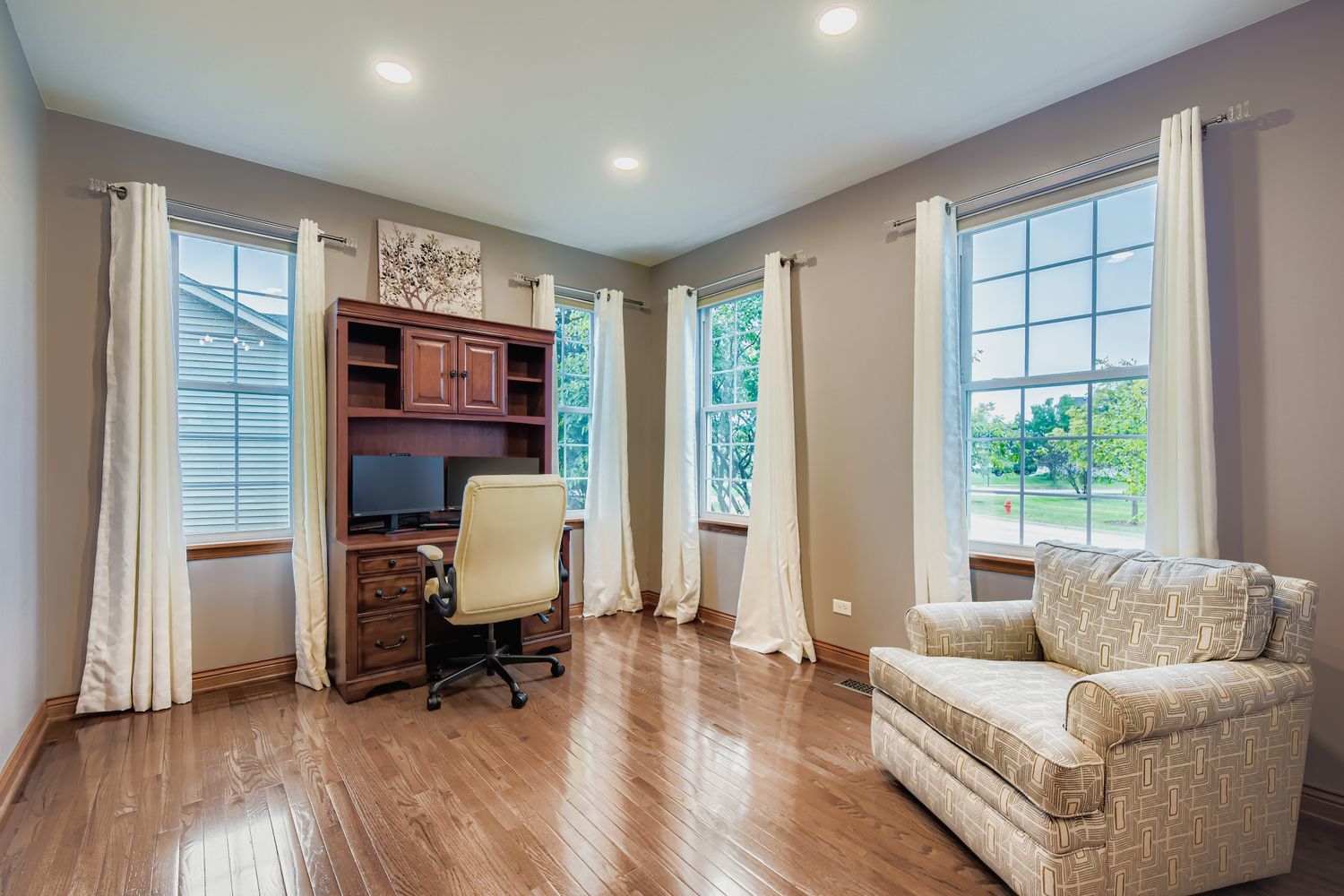 1622 Conway Circle, McHenry, IL 60050