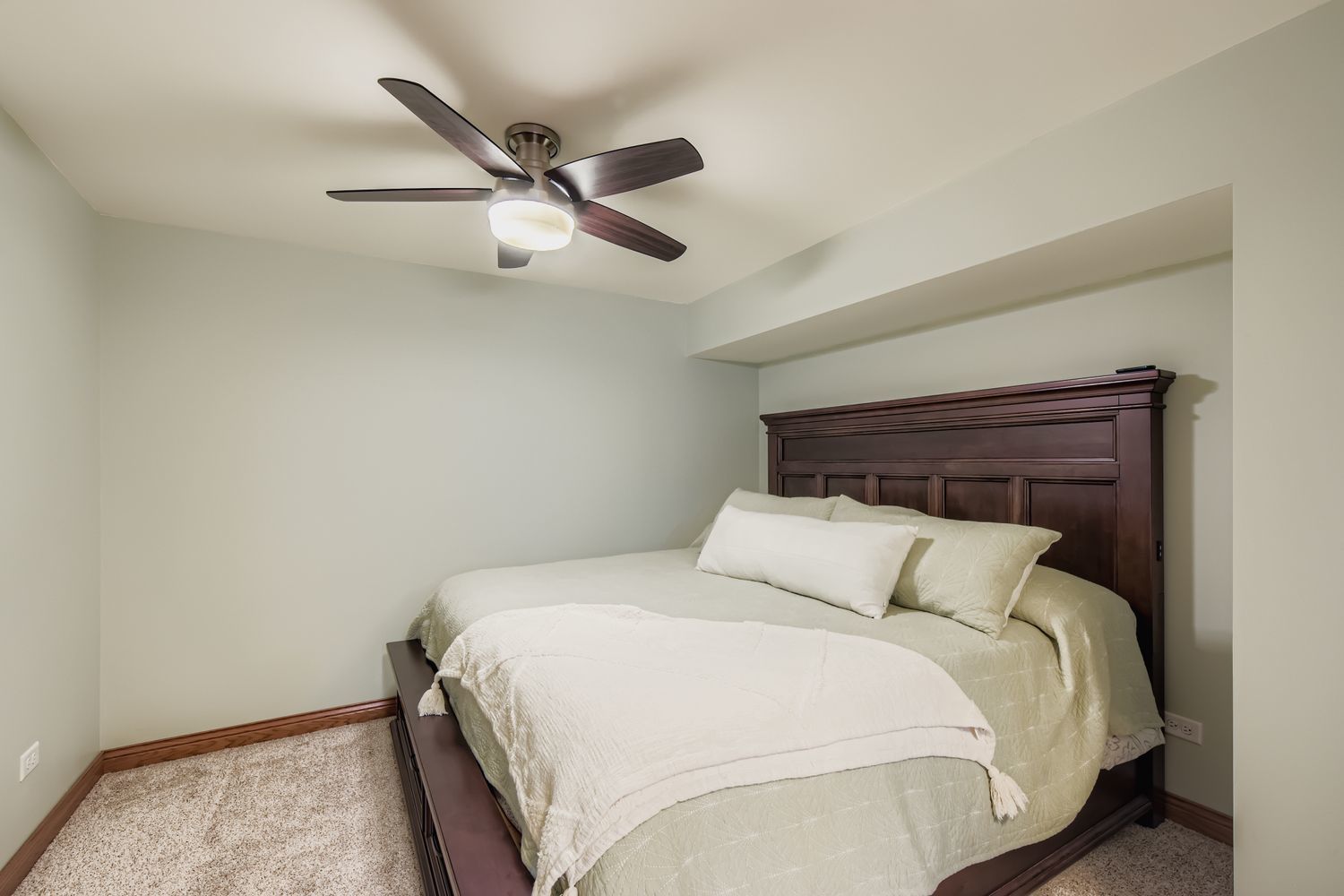 1622 Conway Circle, McHenry, IL 60050