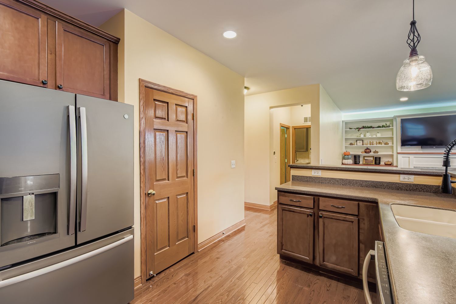 1622 Conway Circle, McHenry, IL 60050