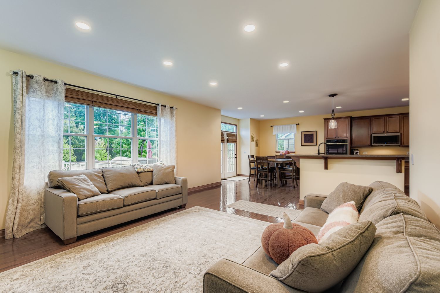 1622 Conway Circle, McHenry, IL 60050