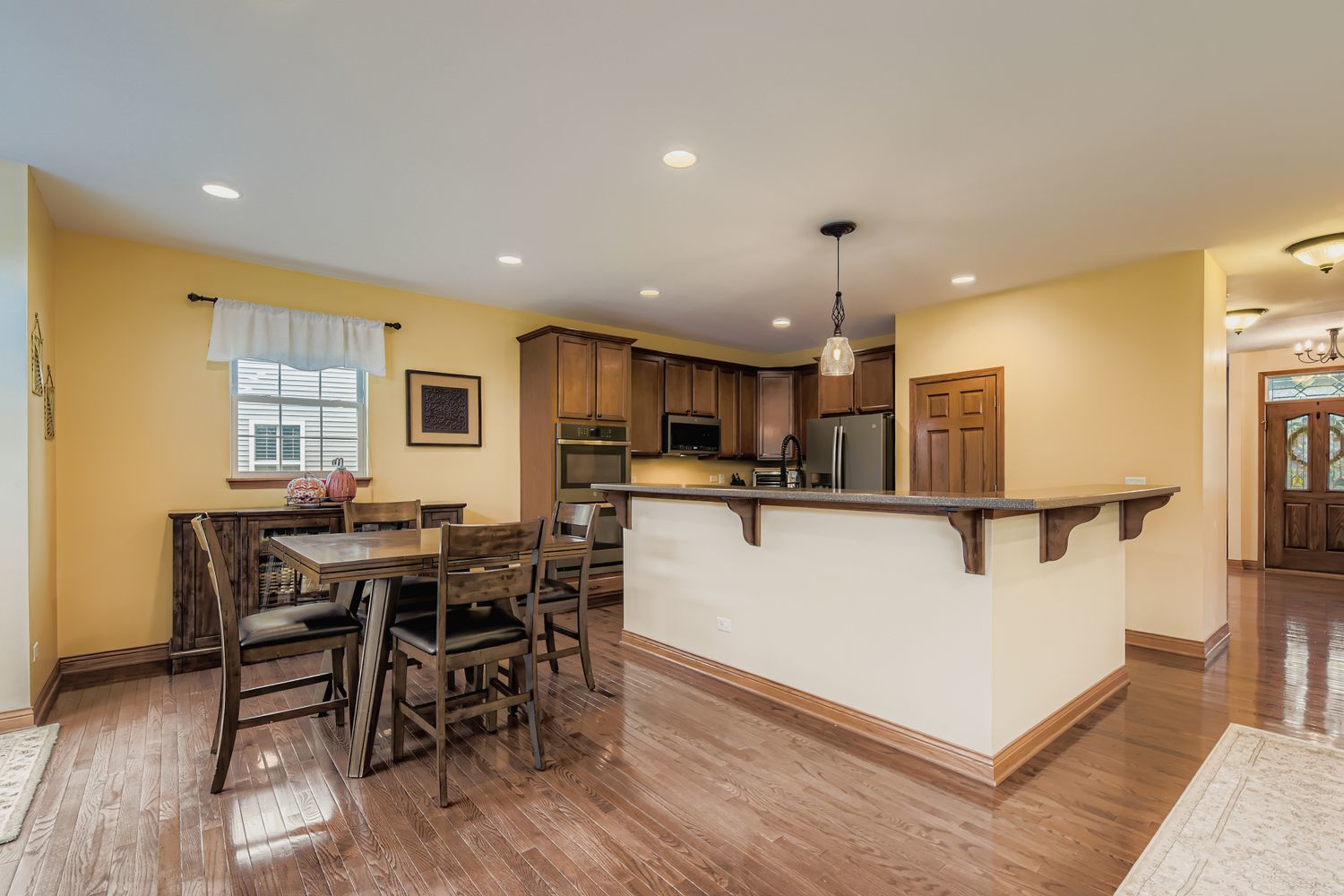 1622 Conway Circle, McHenry, IL 60050